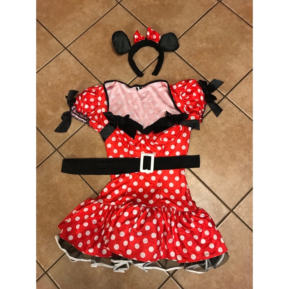 Minnie Mouse costume 🎃